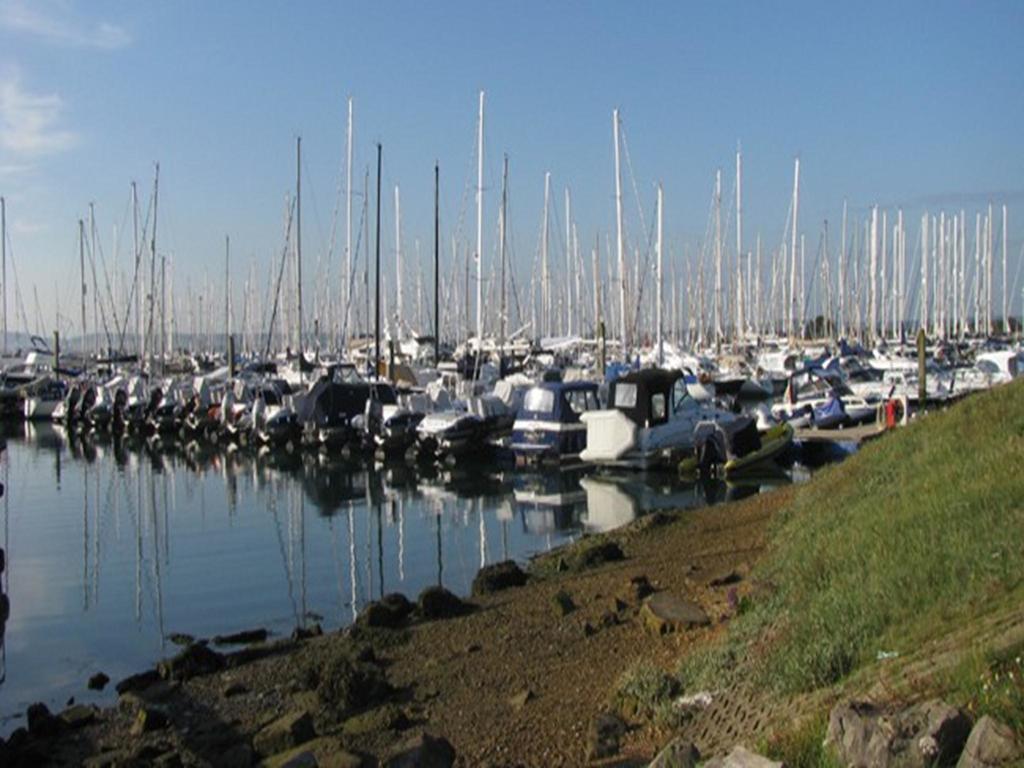 Auplands En-Suite Rooms Lymington Dış mekan fotoğraf